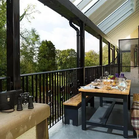 Daire Deer Wood At Applethwaite Hall Windermere