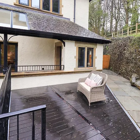 Deer Wood At Applethwaite Hall * Windermere