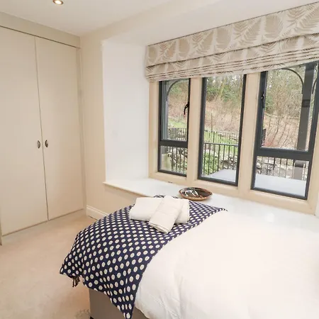 Deer Wood At Applethwaite Hall * 윈더미어