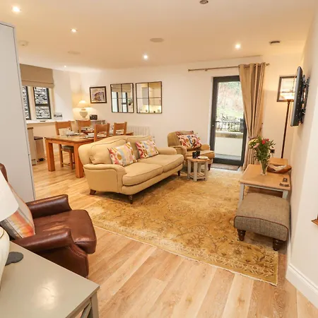 Deer Wood At Applethwaite Hall * 윈더미어