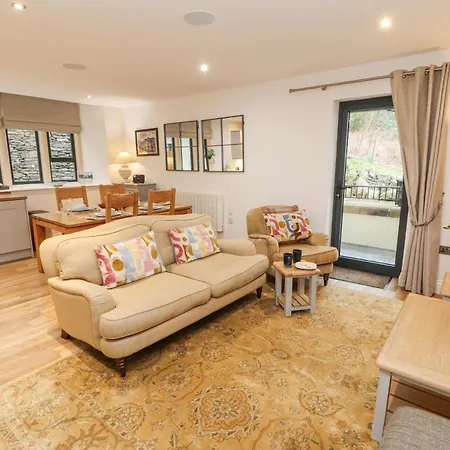 Deer Wood At Applethwaite Hall * 윈더미어